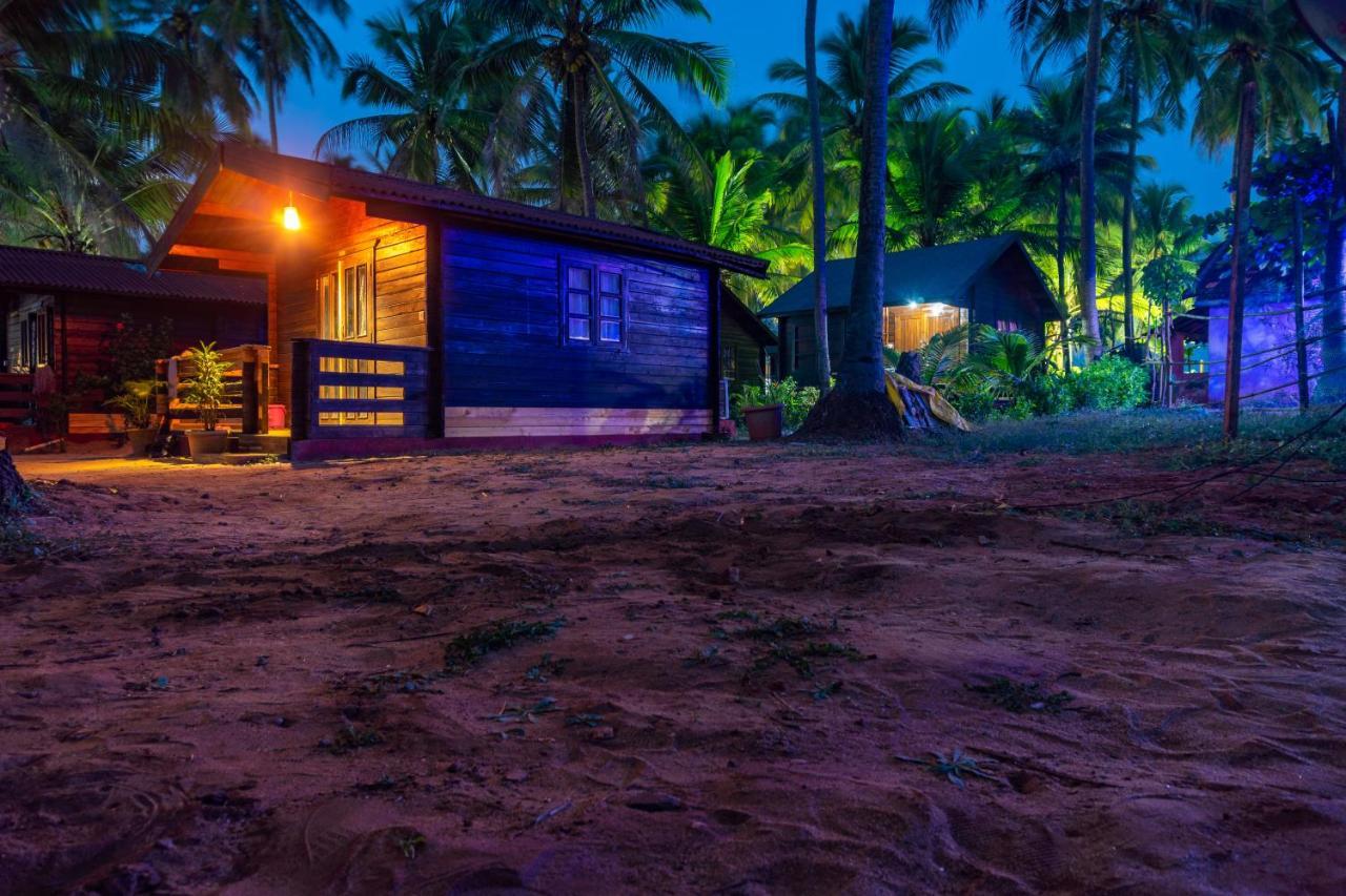 Vista Praia Beach Resort Anjuna Extérieur photo