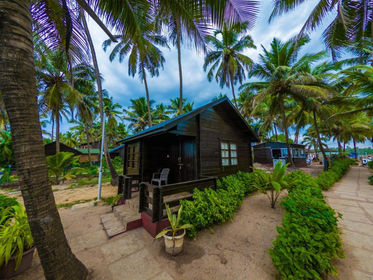 Vista Praia Beach Resort Anjuna Extérieur photo