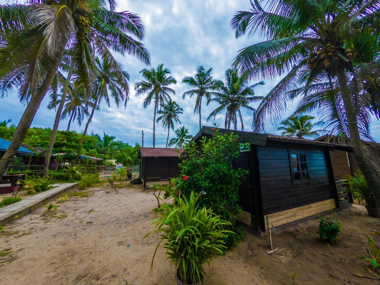 Vista Praia Beach Resort Anjuna Extérieur photo