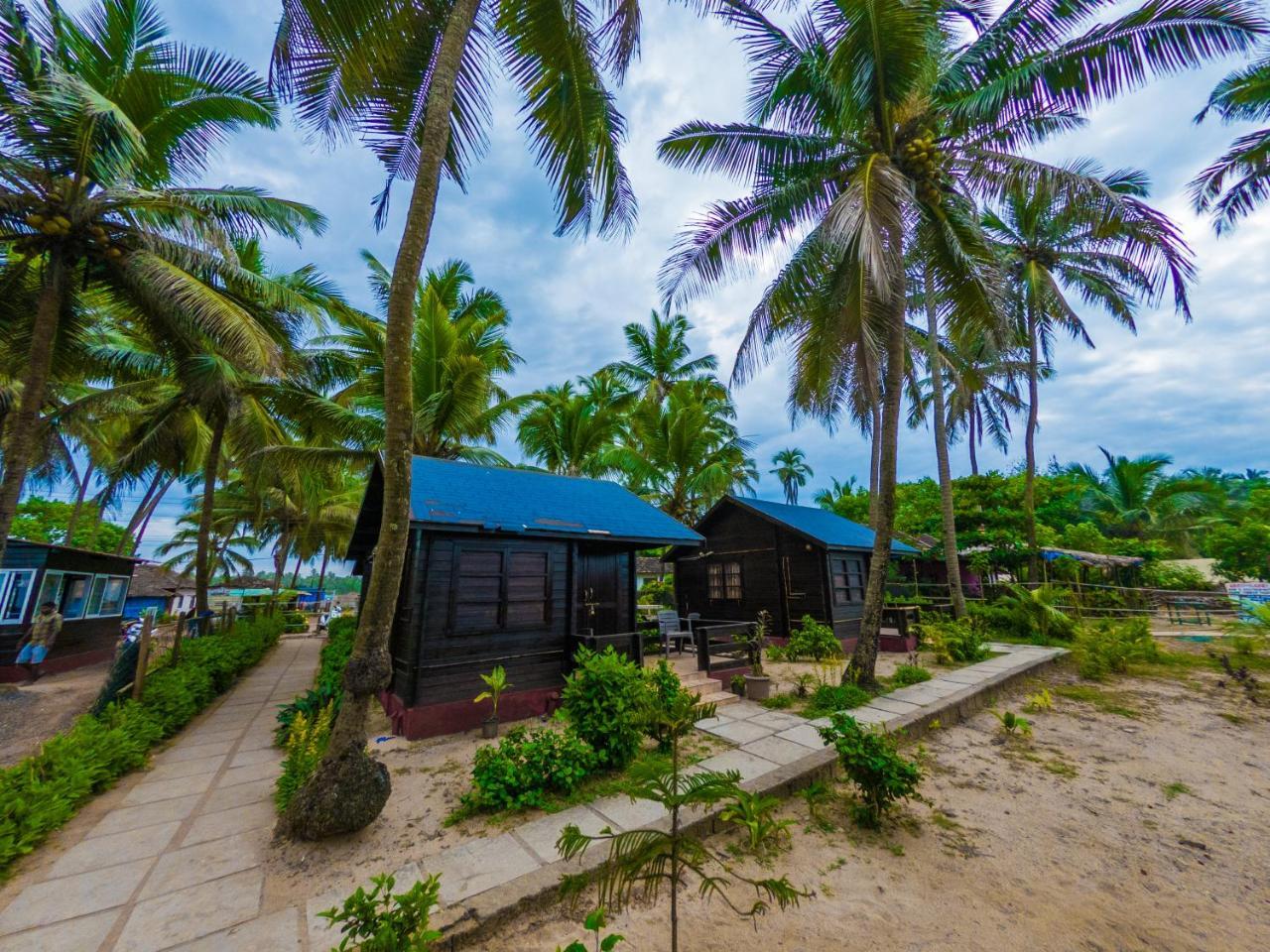 Vista Praia Beach Resort Anjuna Extérieur photo