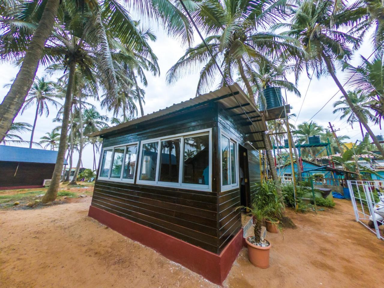 Vista Praia Beach Resort Anjuna Extérieur photo