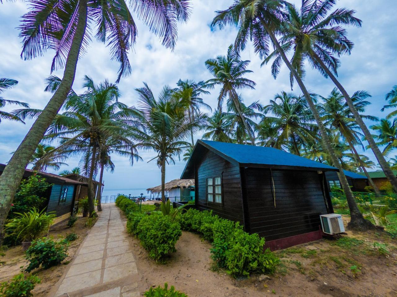 Vista Praia Beach Resort Anjuna Extérieur photo