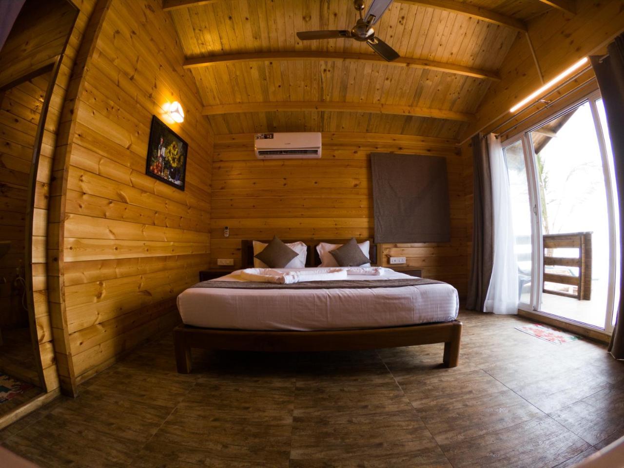 Vista Praia Beach Resort Anjuna Extérieur photo
