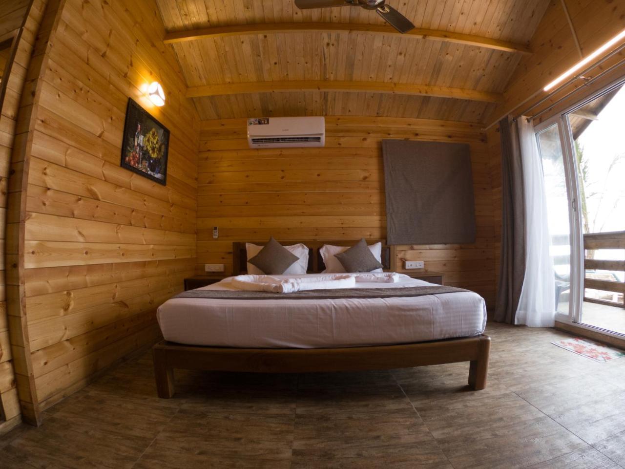 Vista Praia Beach Resort Anjuna Extérieur photo