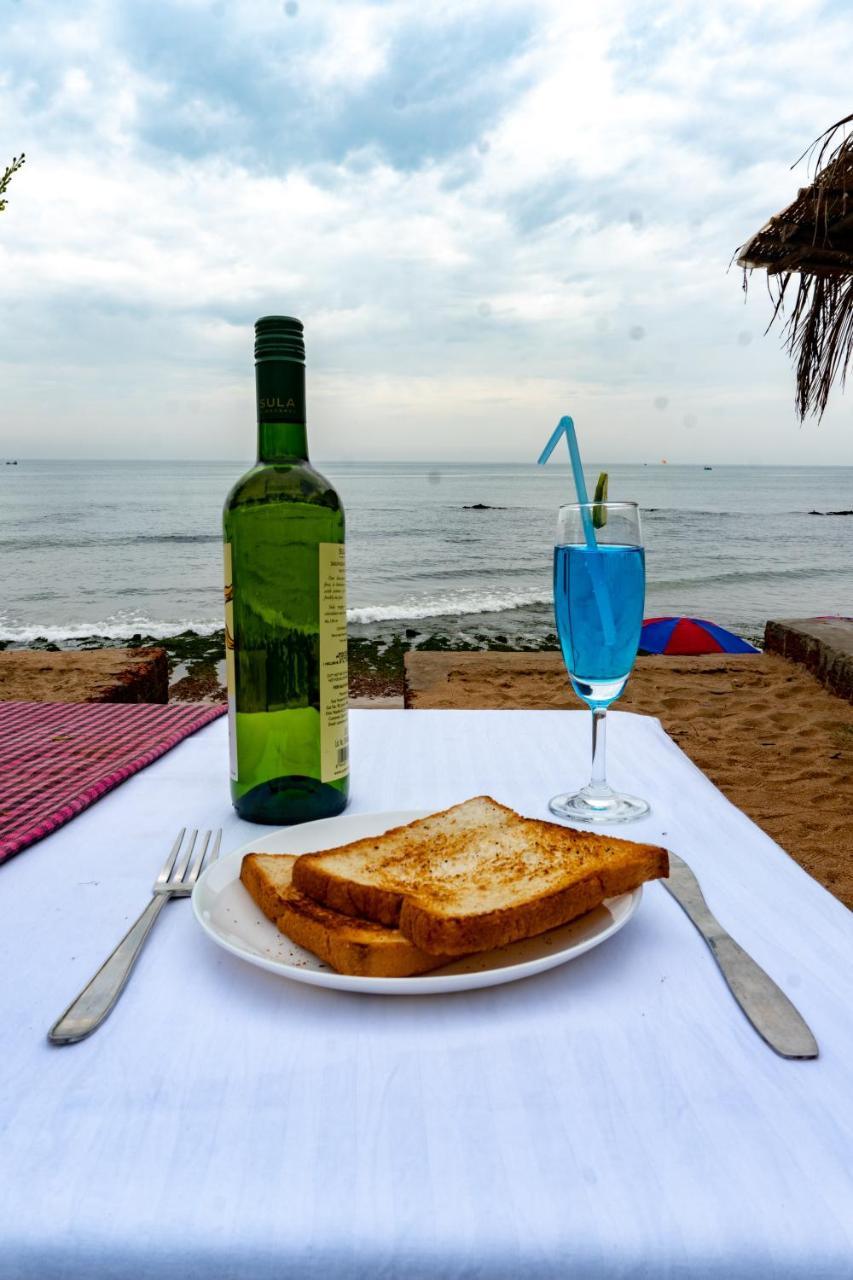 Vista Praia Beach Resort Anjuna Extérieur photo